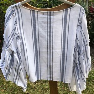 NWT Romeo + Juliet couture size M crop top